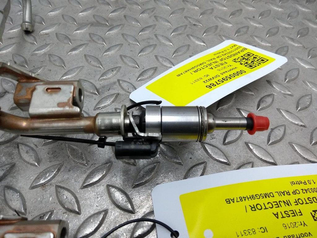 FORD FIESTA BRANDSTOF INJECTOR / VERSTUIVER 2016, Ophalen of Verzenden, Gebruikt, Stiba lid