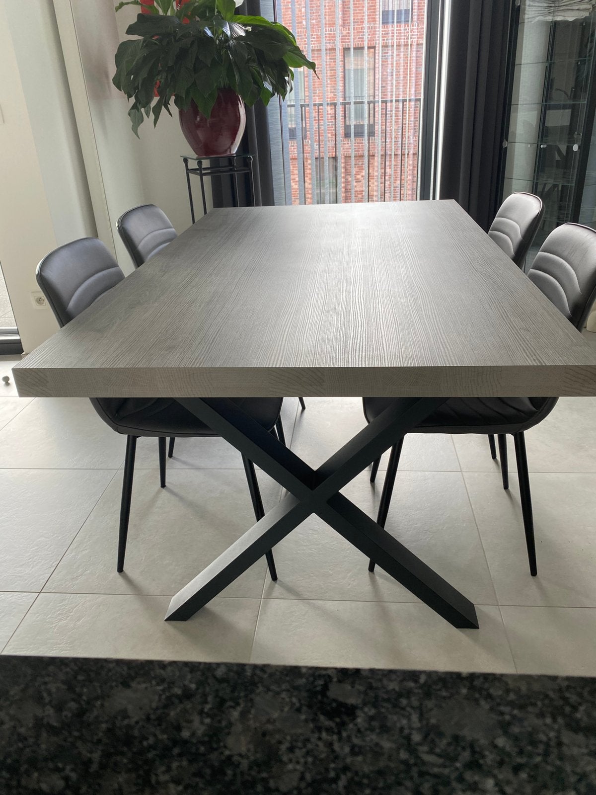 Table et 4 chaises en parfait état !, Enlèvement, Comme neuf, 4 à 6 chaises