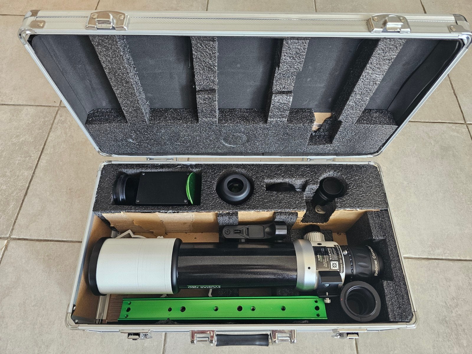 Skywatcher Evostar 72ED avec correcteur/réducteur, TV, Hi-fi & Vidéo, Matériel d'optique | Télescopes, Enlèvement, Utilisé, Moins de 80 mm
