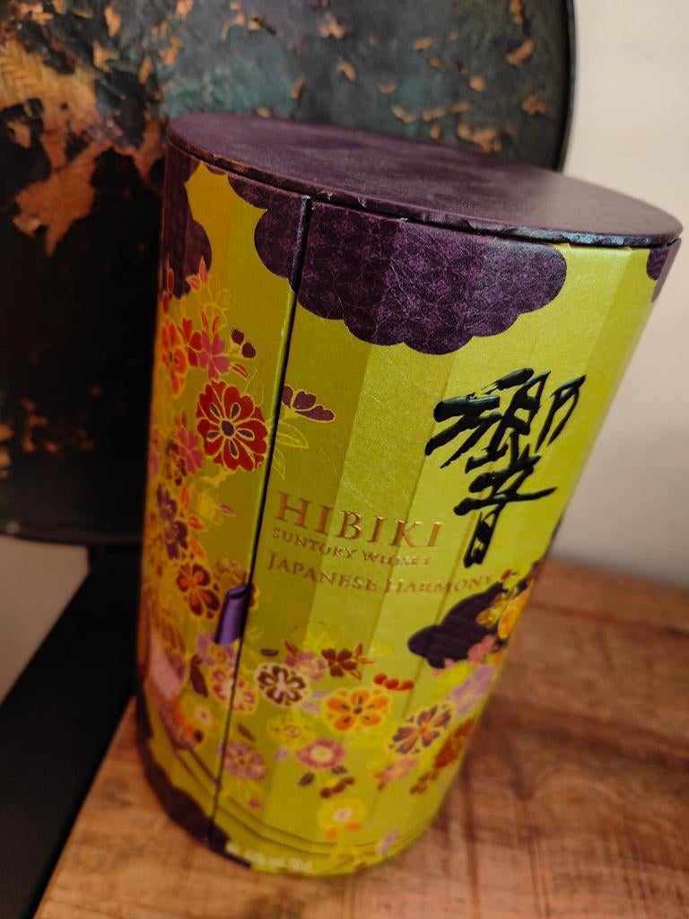 Hibiki Japanese Harmony Édition Nouvel An lunaire 2026 43%, Collections, Vins, Neuf, Autres types, Autres régions, Pleine, Enlèvement ou Envoi