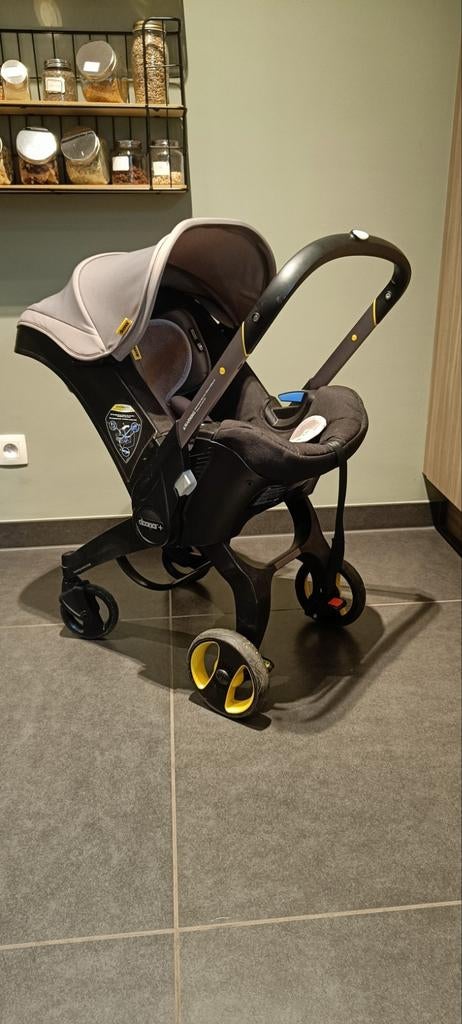 Doona + onderstel + bijhorende tas, Enfants & Bébés, Enlèvement