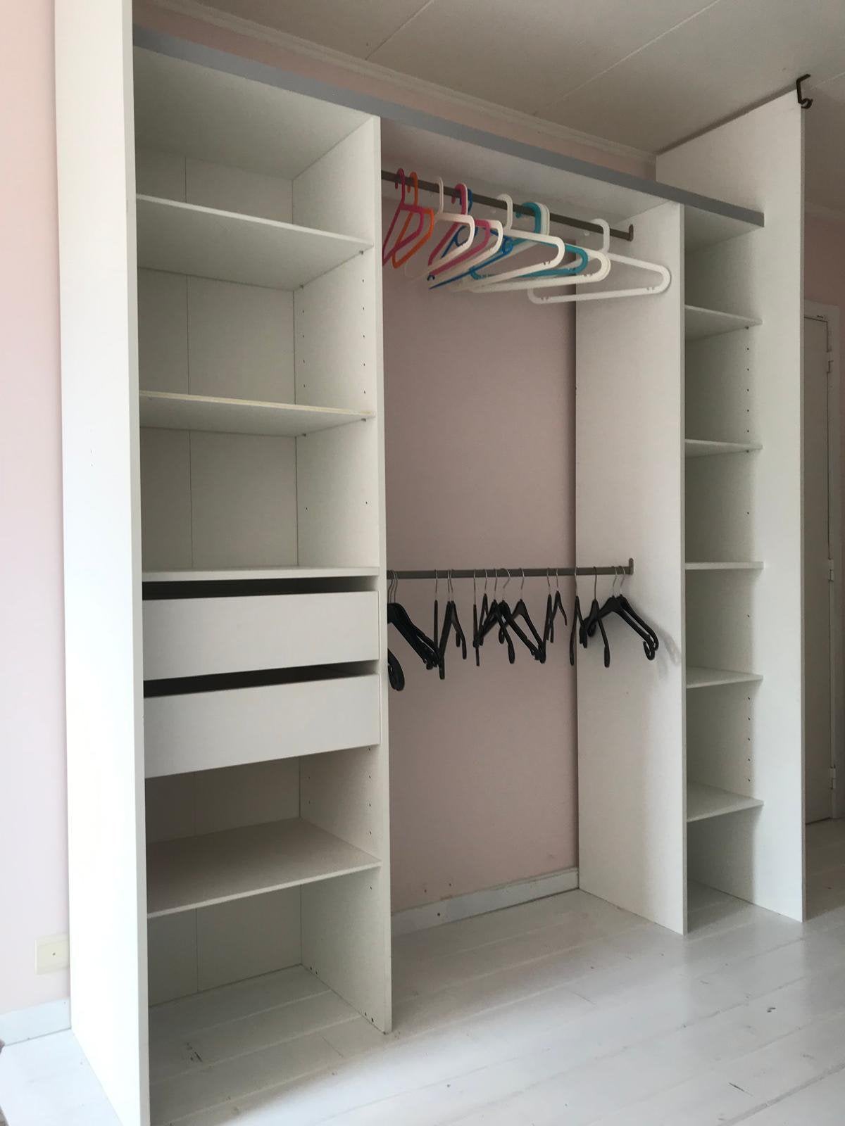 Witte open kleerkast, Ophalen, Zo goed als nieuw