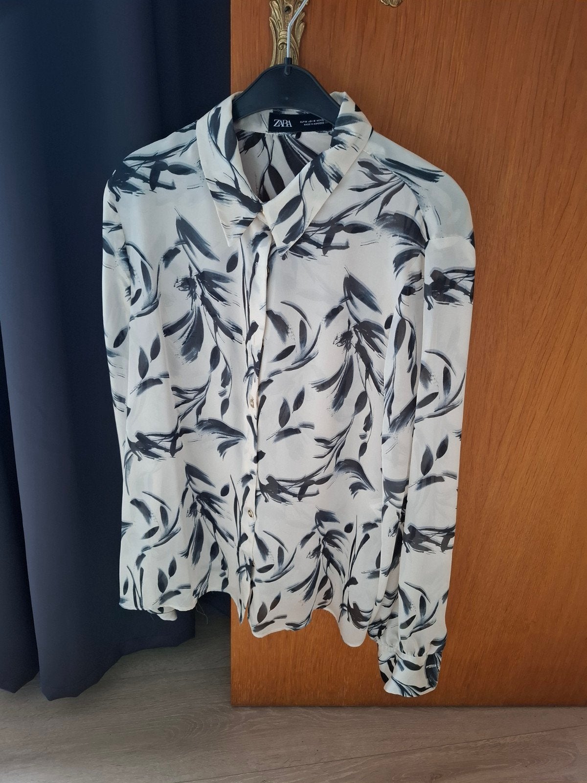 blouse lange mouw merk zara maat medium, Kleding | Dames, Blouses en Tunieken, Ophalen