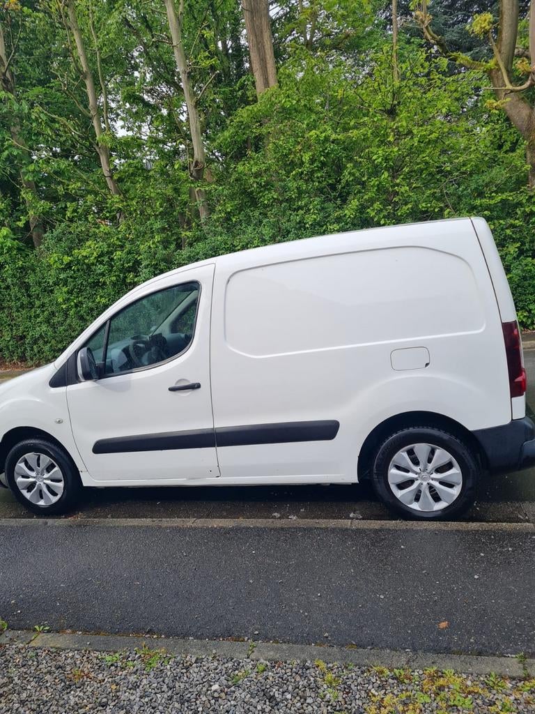 Citroën berlingo 1.6hdi 3PL.GPS 0476.43.23.33, Euro 5, Achat, 3 places, Boîte manuelle