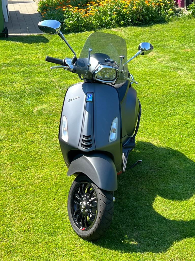 Vespa Sprint B klasse 2021, mat grijs, Fietsen en Brommers, Scooters | Vespa, Ophalen, Overige modellen, Benzine, 50 cc
