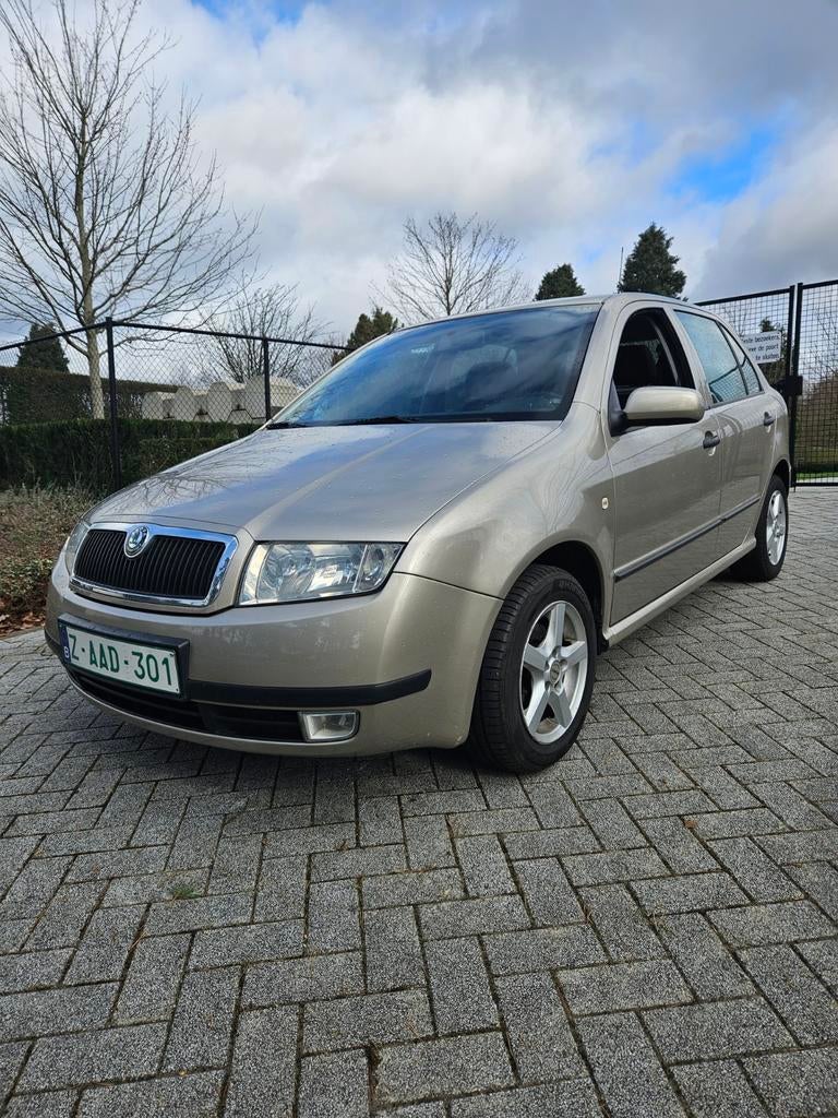 SKODA FABIA/1.2BENZINE/1EIGENAAR/€4/DEALER ONDERHOUDEN, Auto's, 135 g/km, Beige, Bedrijf, 5 deurs