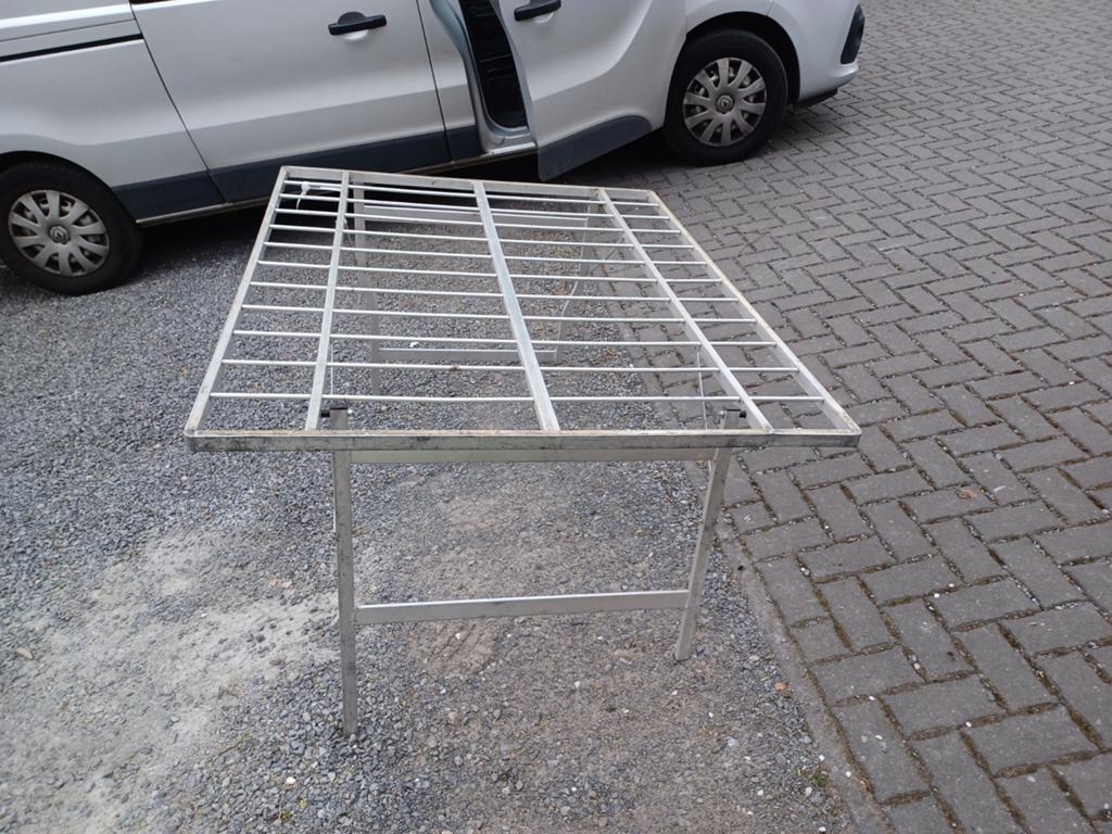 Markttafel aluminium grijs schuin 120cm op 120cm, Ophalen