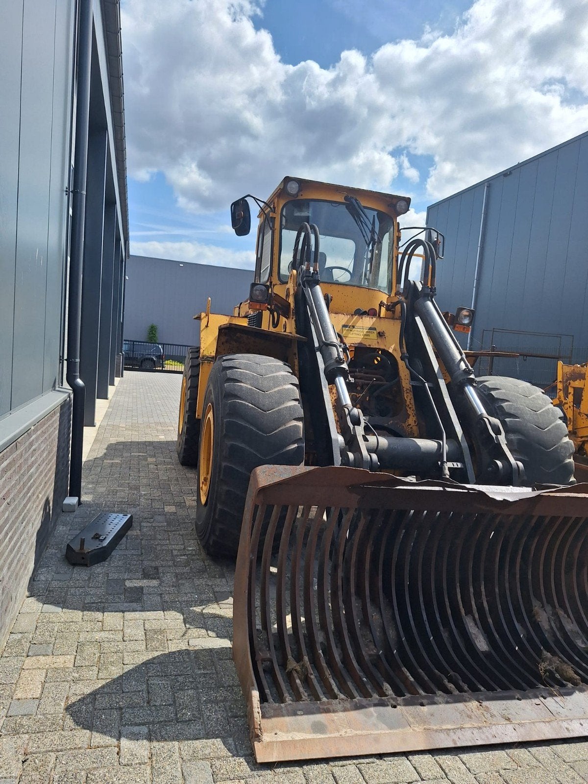 volvo  l 120, Ophalen, Wiellader of Shovel