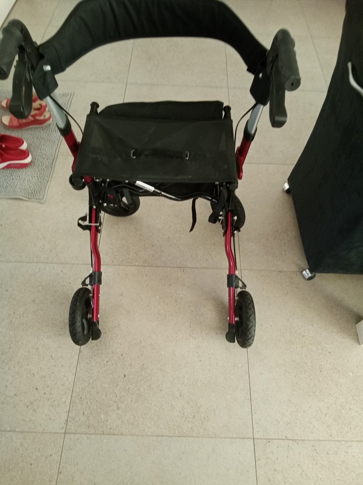 Rollator butterfly rood, Ophalen