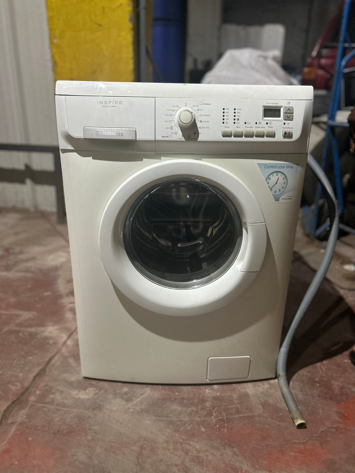Lave-linge Electrolux 6kg - 1400 tr/min, 1200 à 1600 tours, 6 à 8 kg, Programme lavage à la main, Chargeur frontal