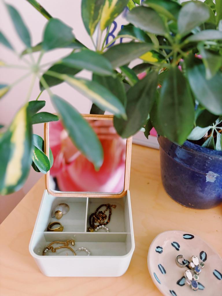 Boite à bijoux compartimentée couvercle bambou miroir Alpina, Maison & Meubles, Enlèvement ou Envoi, Comme neuf