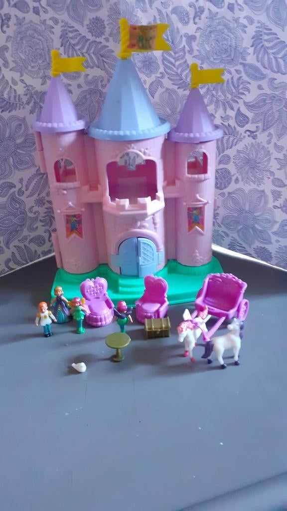 Château avec personnages er accessoires style mini pocket, Enlèvement ou Envoi