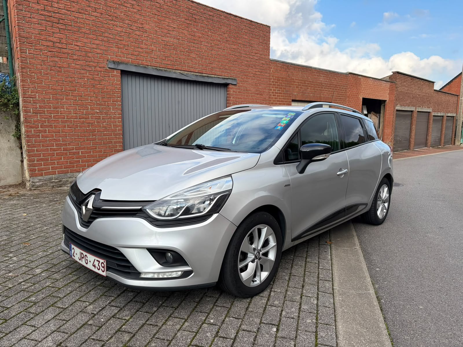 Renault Clio Breaks 12i 118cv an2018 Boite auto Euro6b Neuf, Argent ou Gris, Achat, 87 kW, Euro 6