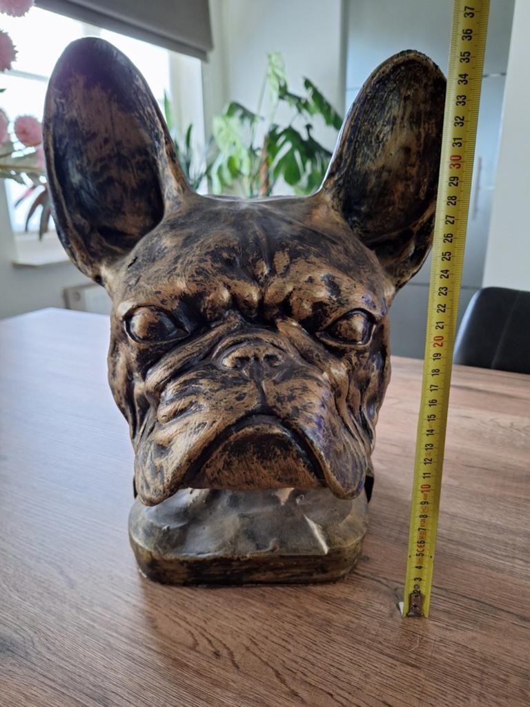 Prachtig bulldog beeld, Ophalen