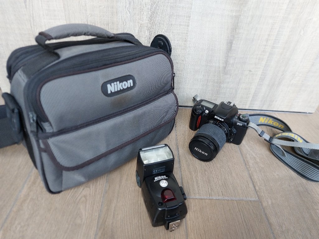 Nikon F65 + lens + flitser + fototas, Audio, Tv en Foto, Ophalen, Gebruikt, Spiegelreflex, Nikon