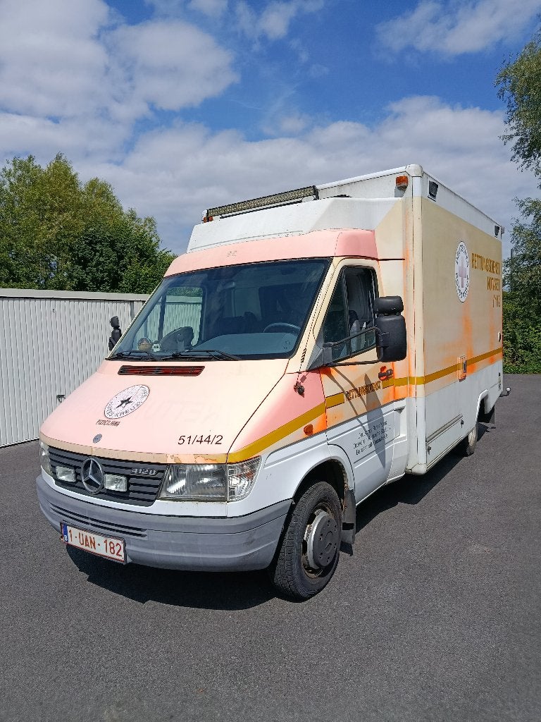 Sprinter 412D, Achat, 3 places, Noir, 5 portes