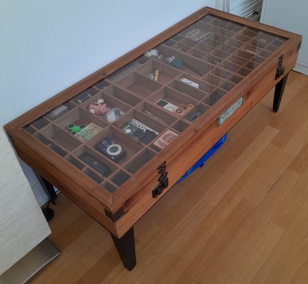 Kare Design Salontafel „Collector” — Houten vitrinekast, Huis en Inrichting, Tafels | Salontafels, Ophalen, Vintage, retro, 100 tot 150 cm