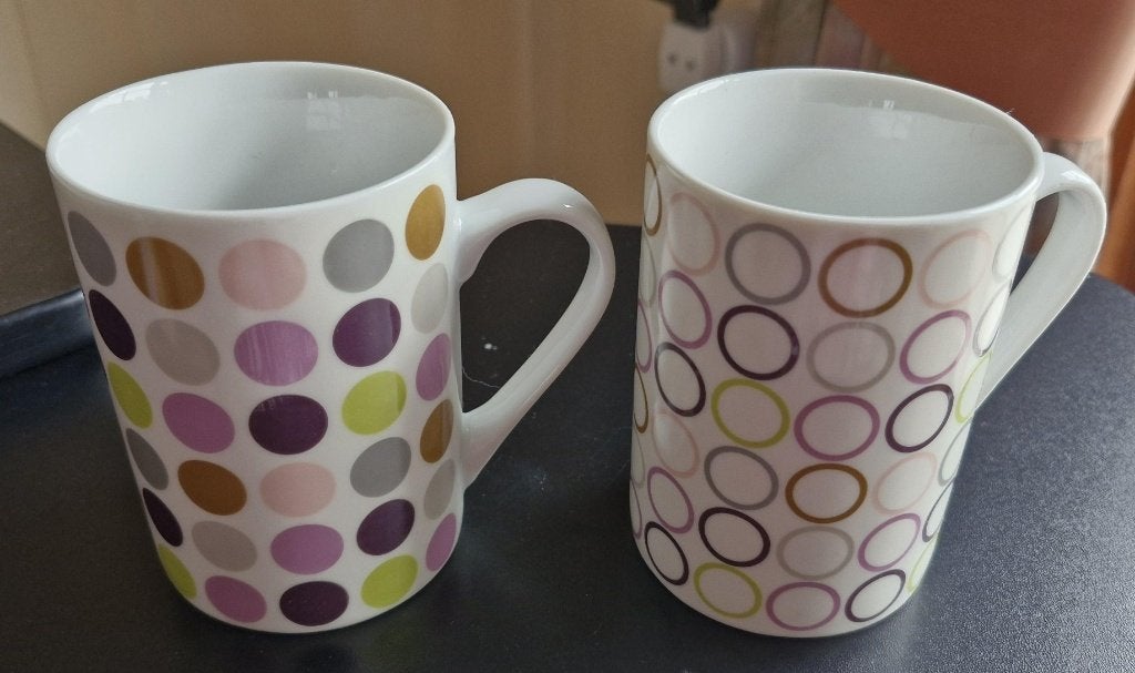 2Tasse à café-Boules imprimées violettes/vertes-hauteur 10cm, Maison & Meubles, Cuisine | Vaisselle, Envoi, Neuf, Tasse(s) et/ou soucoupe(s)