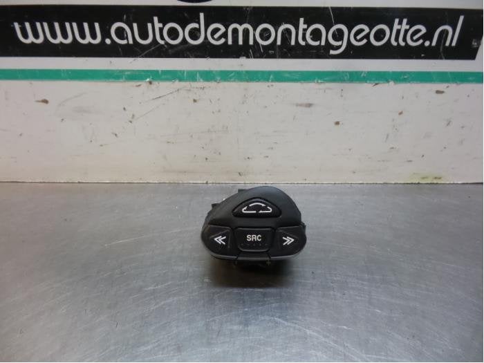 Commande radio volant d'un Nissan X-Trail (X-Trail 01-), -, Utilisé, -, Nissan