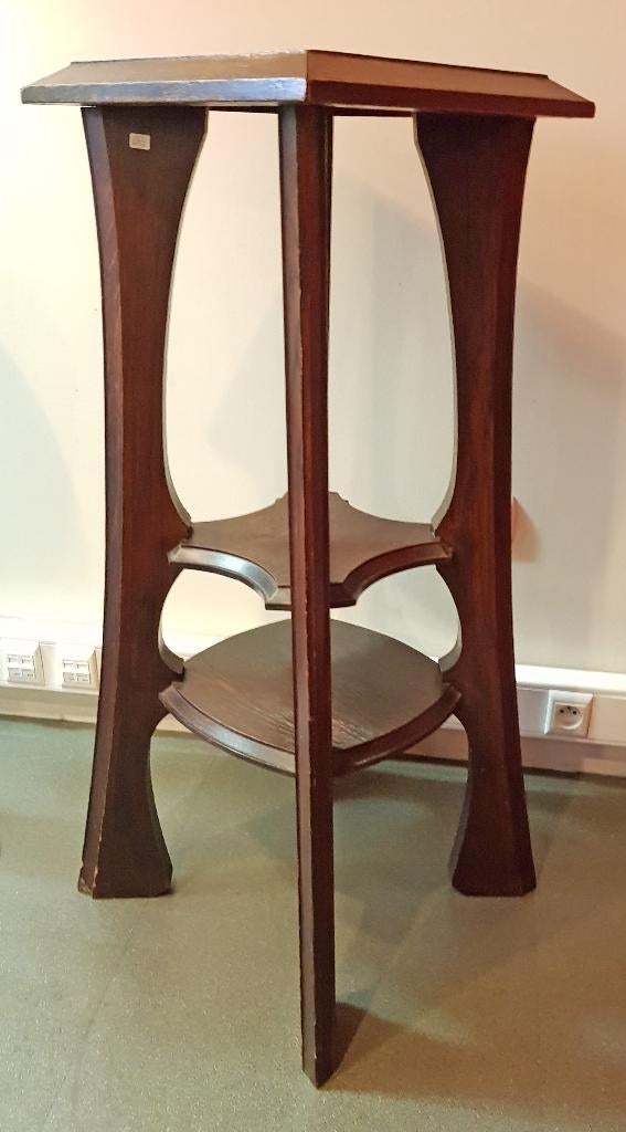 Art nouveau piédestal., Enlèvement