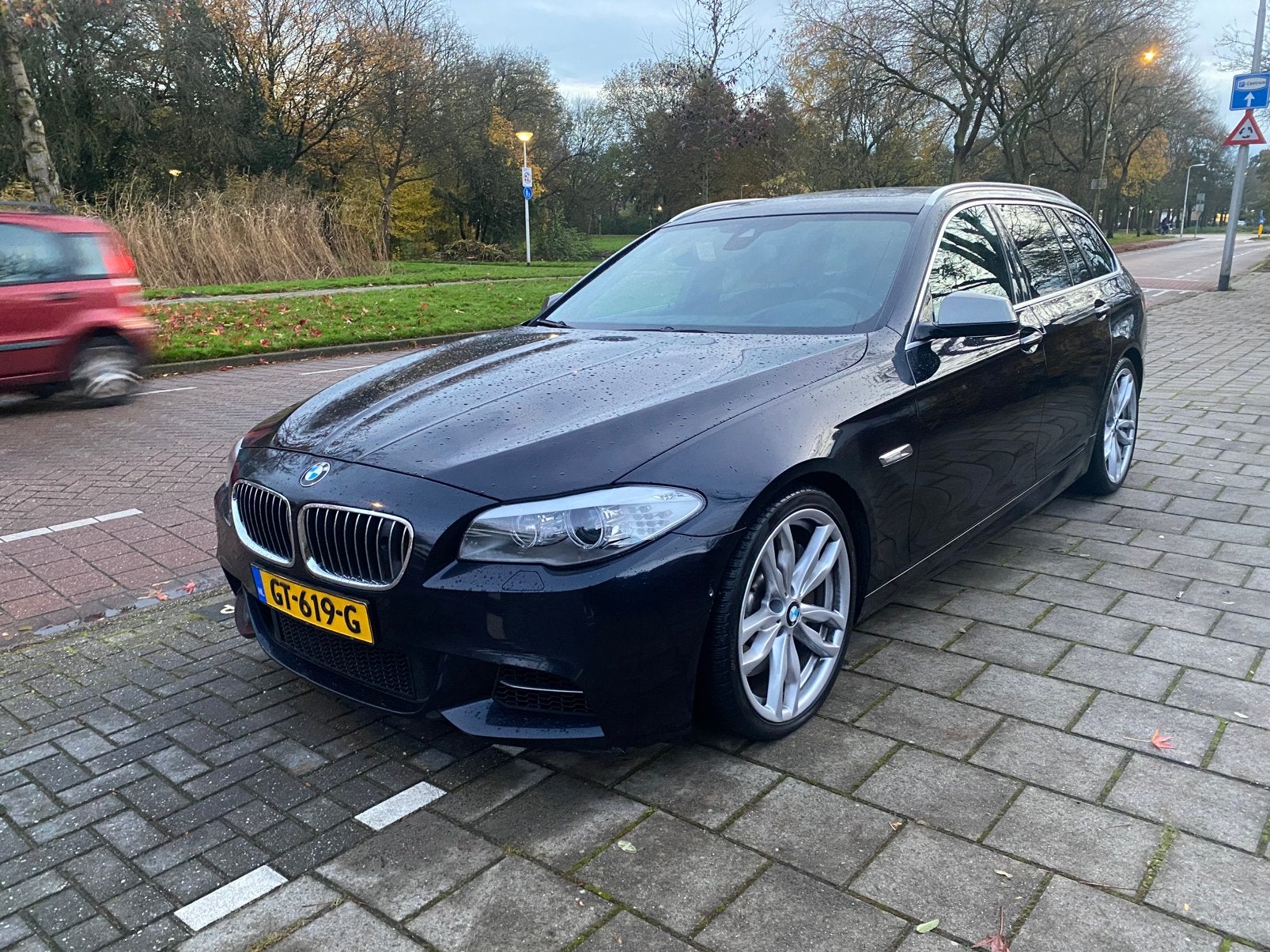 BMW M550d xD | 2012 | 298.000 KM | Pano | HUD | 360 Camera, Auto's, Automaat, Zwart, Leder, Diesel