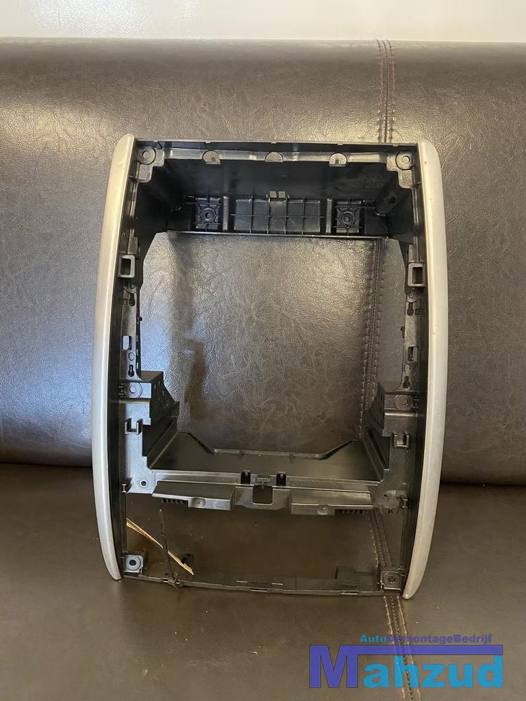 MERCEDES B W245 Radioframe middenconsole 2005-2011, Gebruikt, Mercedes-Benz AG, Mercedes-Benz, Mercedesstrasse 120
70372  Stuttgart, DE