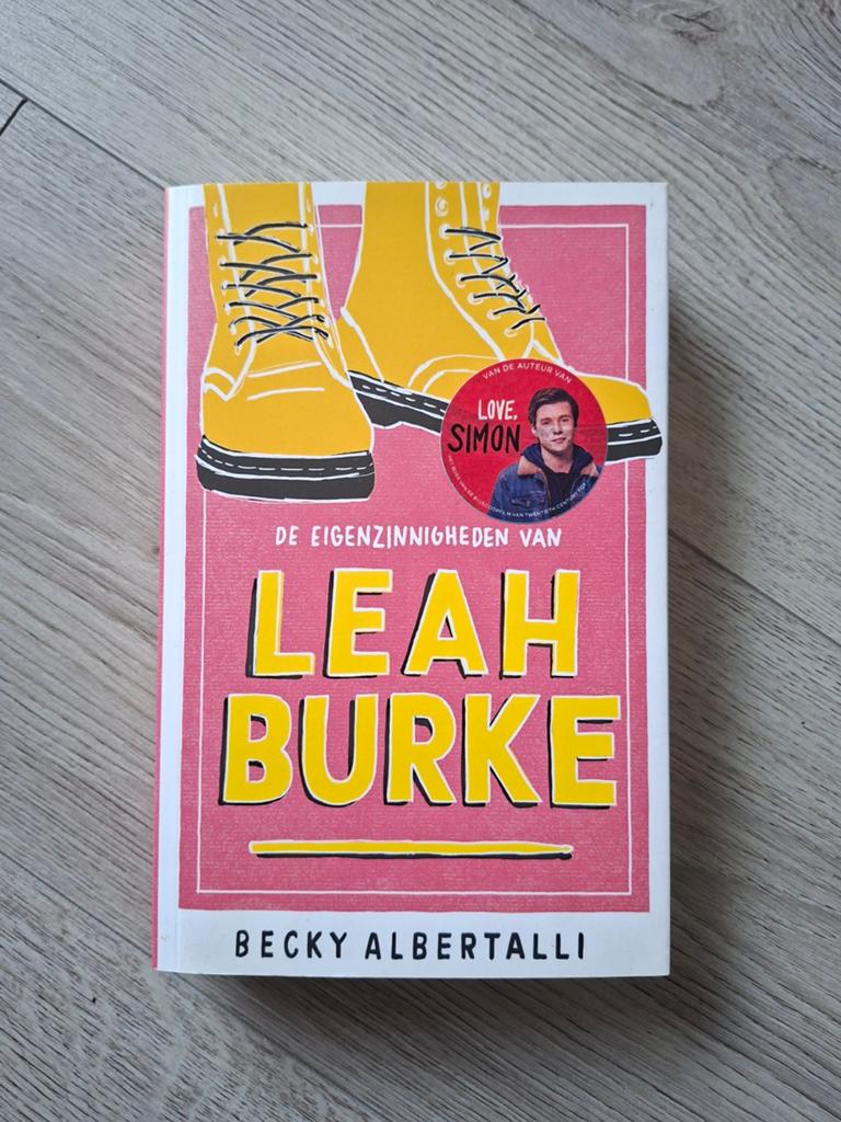 Becky Albertalli - De eigenzinnigheden van Leah Burke, Ophalen of Verzenden, Becky Albertalli