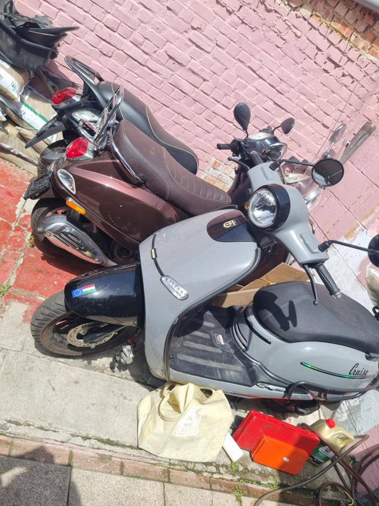 Scooters te koop, Ophalen
