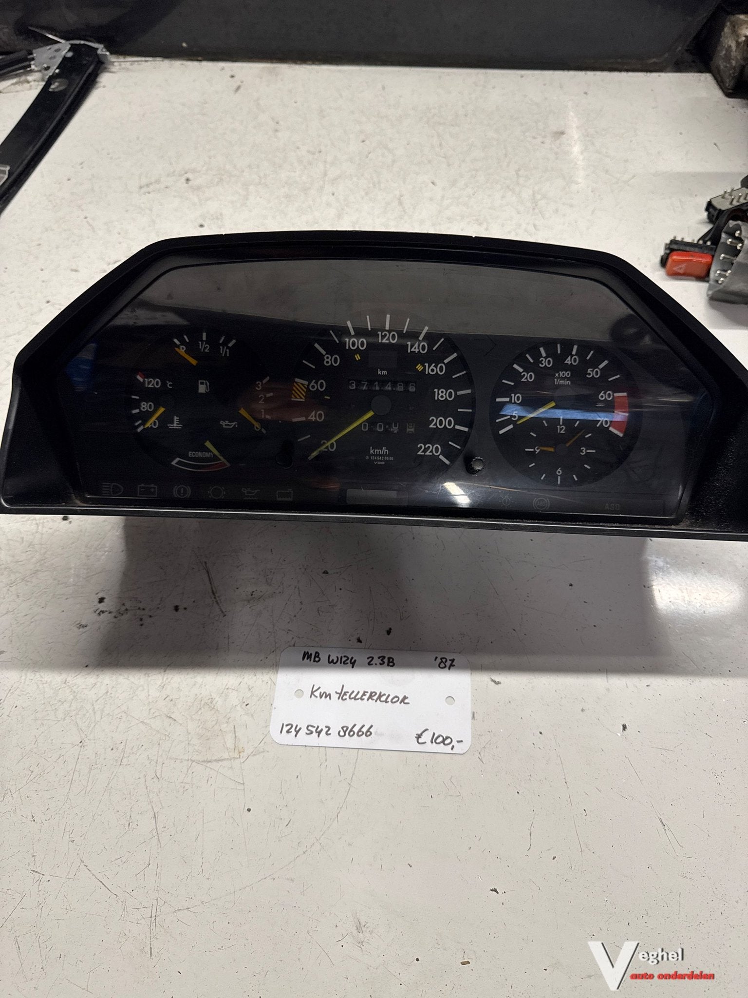 Mercedes W124 2.3 B   Km Tellerklok 124 542 8666, -, Utilisé, -, -
