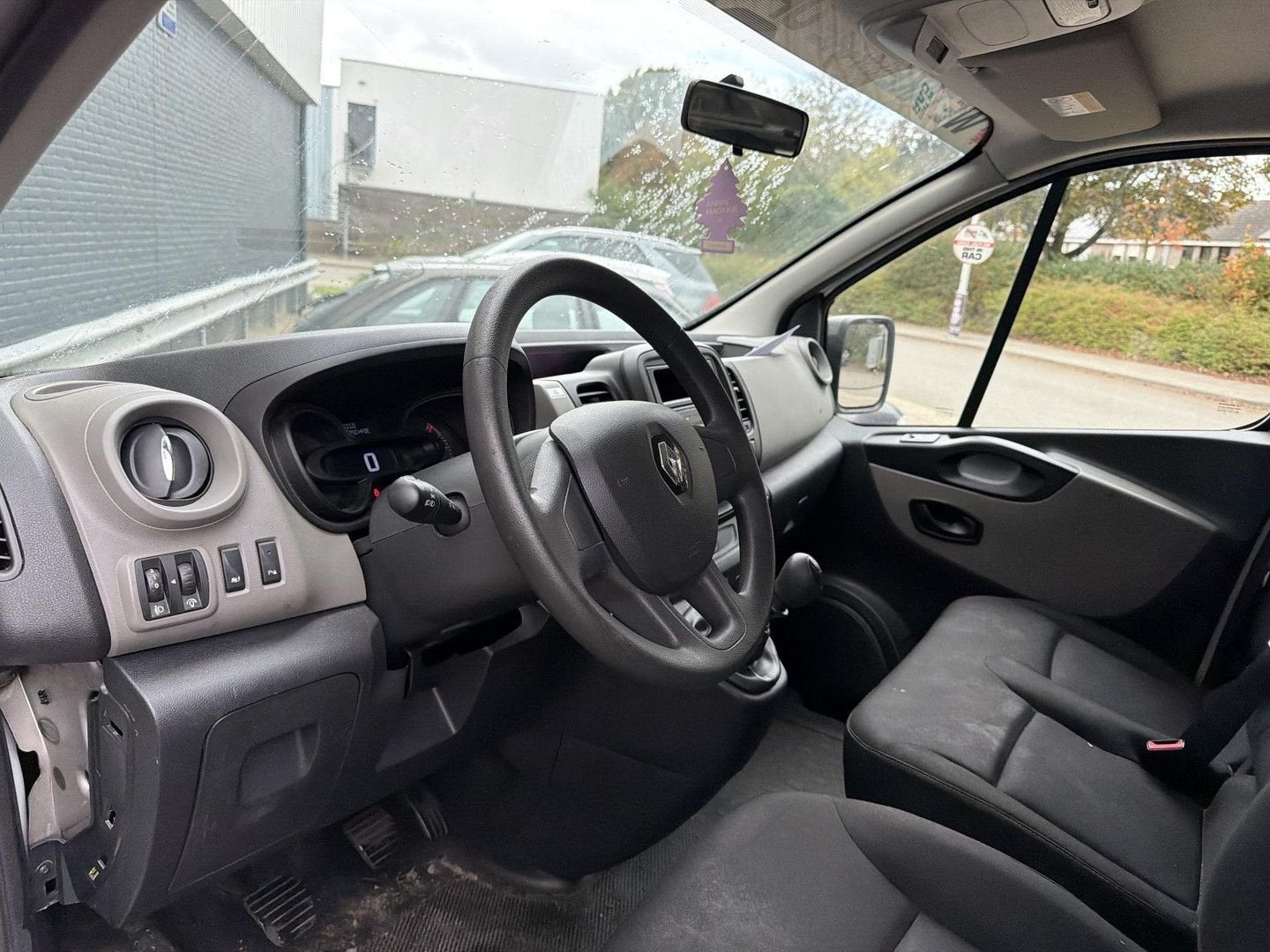 Renault Trafic Passenger 1.6 dCi Authentique Energy | € 6.95, Auto's, Monovolume, Wit, Verwarmde buitenspiegels, Bedrijf