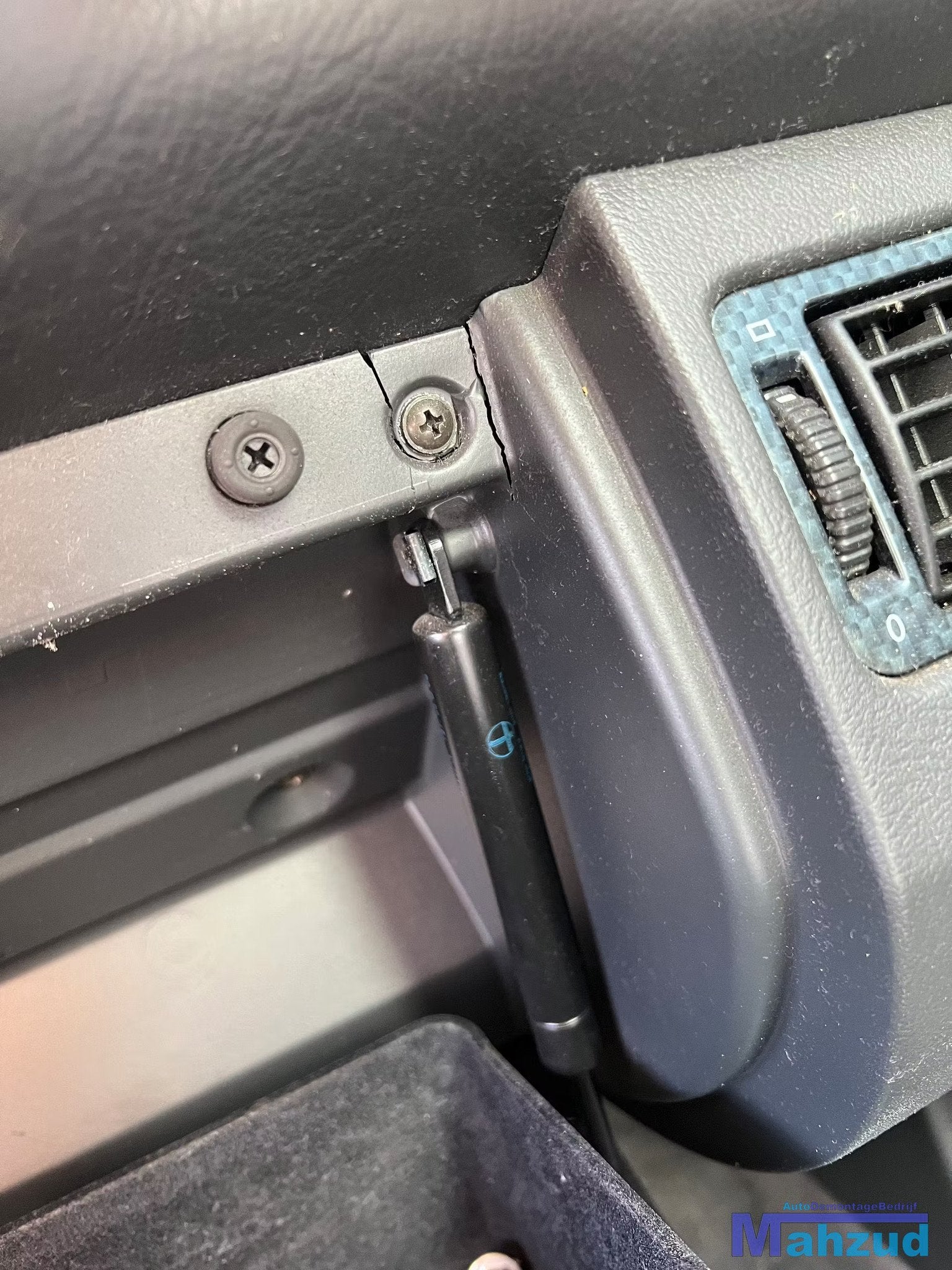 MERCEDES SLK R170 Zwart dashboardkast 1996-2004, Gebruikt, Mercedes-Benz AG, Mercedes-Benz, Mercedesstrasse 120
70372  Stuttgart, DE