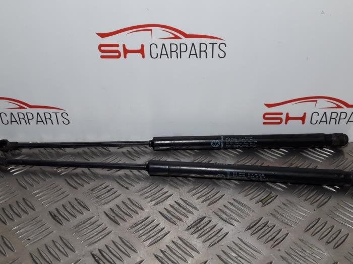 Kit amortisseur gaz hayon d'un Volkswagen Fox, Volkswagen, -, 3 mois de garantie, Utilisé