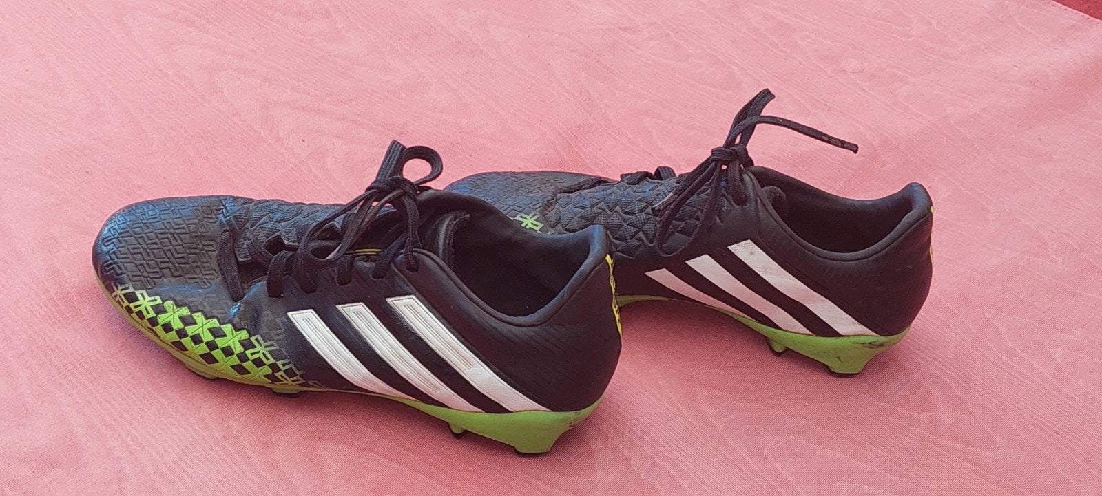 voetbalschoenen maat 35 adidas, Ophalen of Verzenden, Zo goed als nieuw, Schoenen