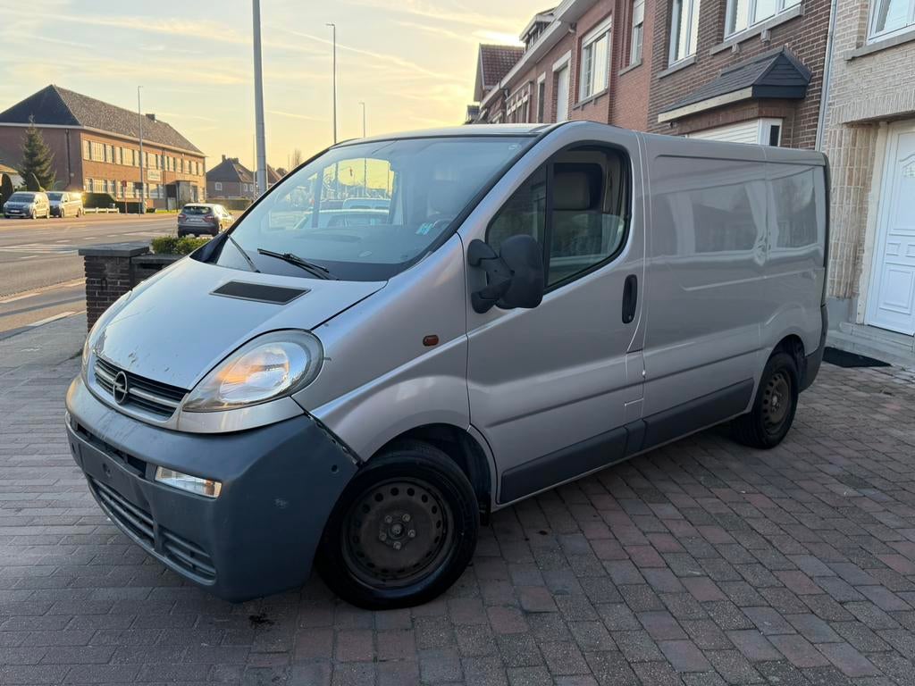 Opel Vivaro 1.9 CDTi  Airco* Bj 2006 !  Probleem Vitessen !!, Auto's, Vivaro, Bedrijf, Te koop, Euro 3