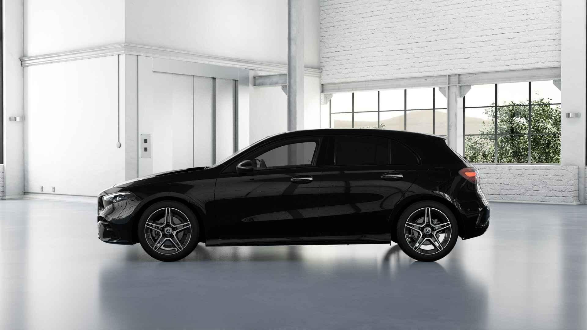 Mercedes-Benz A-Klasse 180 Hatchback AMG Line | Panoramisch, Autos, 100 kW, Classe A, Achat, 1440 kg