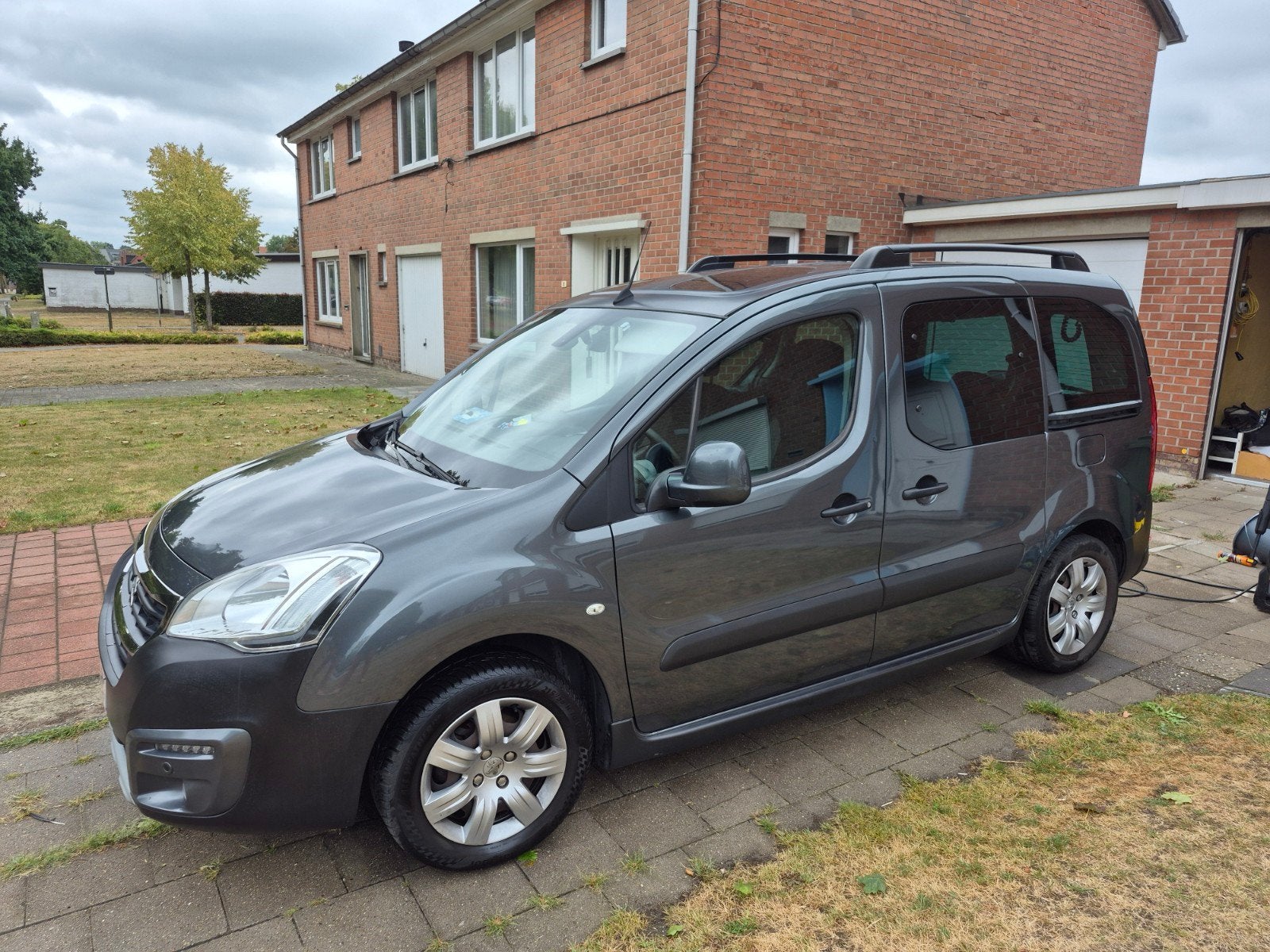 Peugeot partner 1.2 tepee, Auto's, Voorwielaandrijving, 1199 cc, 5 deurs, Particulier