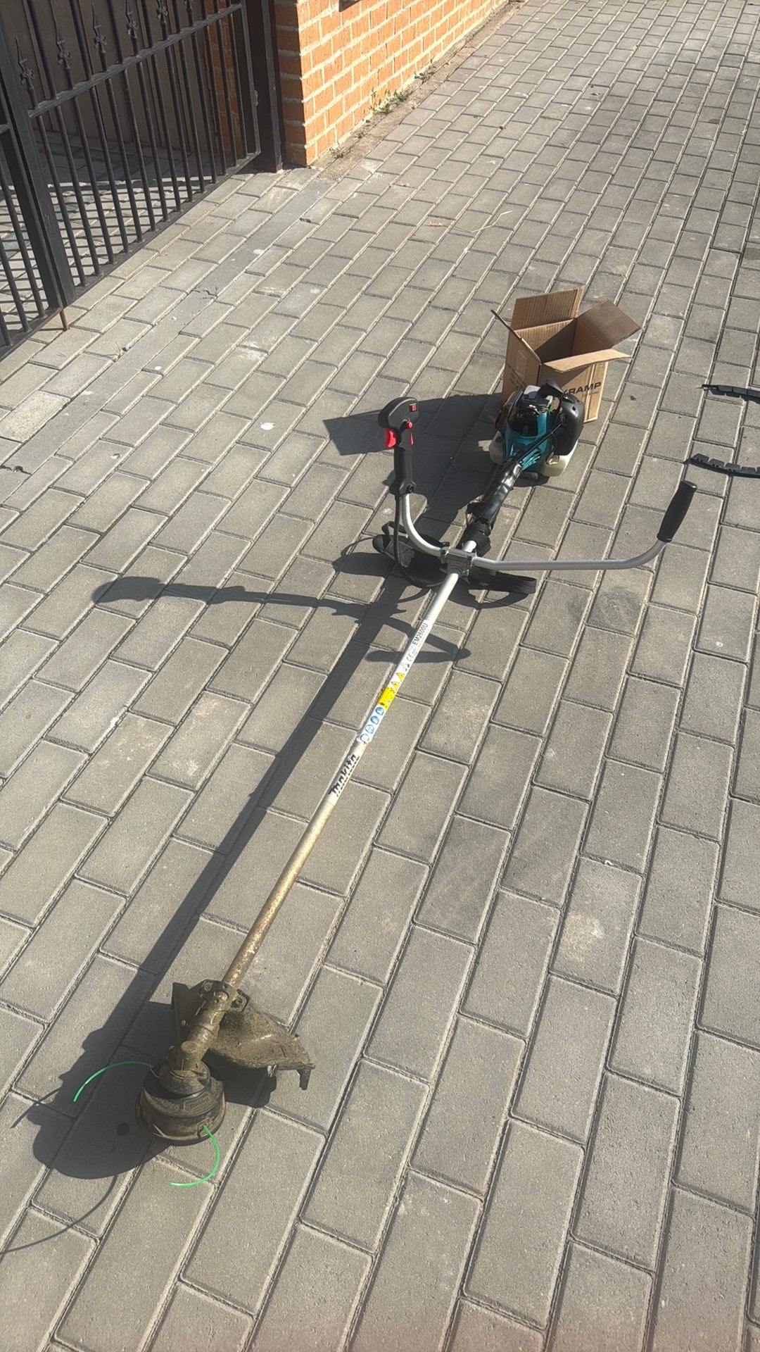 Débroussailleuse makita pour pièces, Tuin en Terras, Bosmaaiers, Ophalen of Verzenden, Gebruikt, 10 tot 30 cm, Benzine