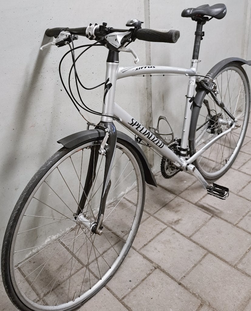 VTC SPECIALIZED 28" très bon etat prix350€ 048981/3734, Vélos & Vélomoteurs, Frein sur jante, Frein à main, Comme neuf, Enlèvement