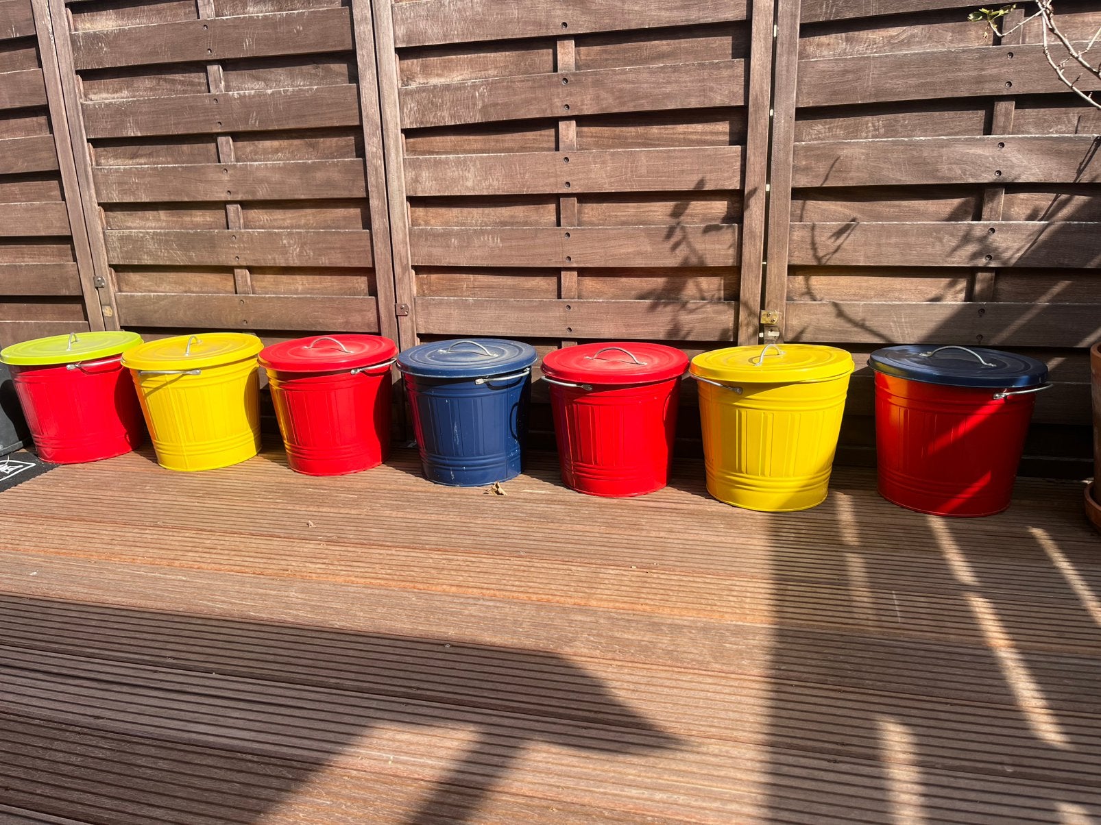 Set kleurrijke metalen emmers met deksel – vintage/retro, Ophalen, Met deksel