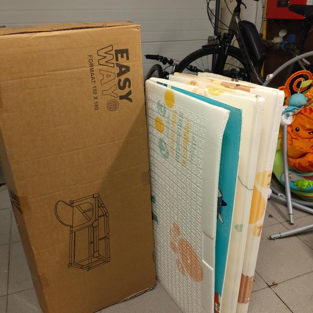 Grote baby grondbox 150x180 + dikke foam speelmat + doos, Ophalen, Gebruikt, Overige typen