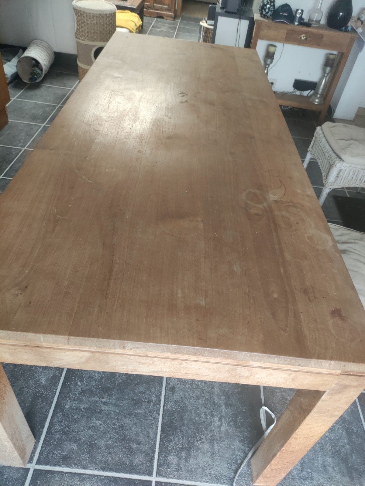 eiken tafel, Enlèvement