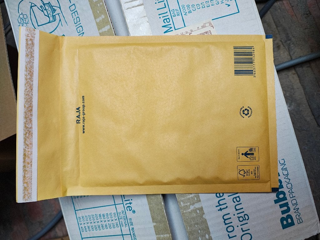 Enveloppen met bubbel plastic | 96 stuks, Postzegels en Munten, Ophalen, Envelop