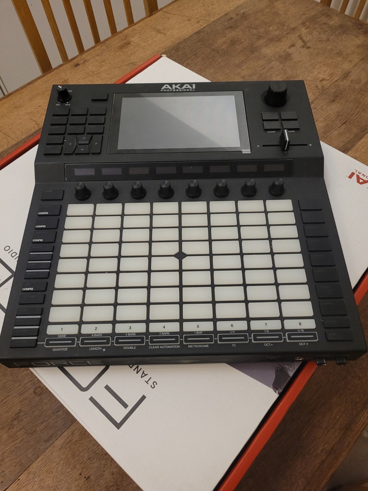 Akai Force, Musique & Instruments, Enlèvement