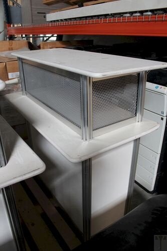Comptoir d'accueil solide  et maniable (100x50x105 cm), Articles professionnels, Autres lieux, Enlèvement, Utilisé, Armoire