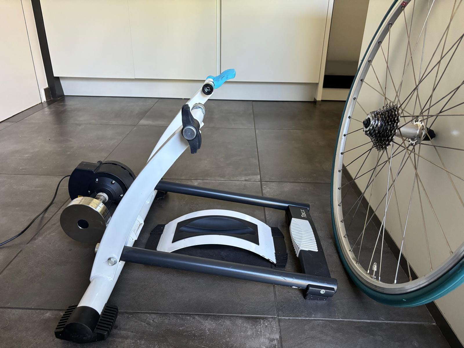 Indoor fietstrainer Tacx Flow, Enlèvement, Comme neuf