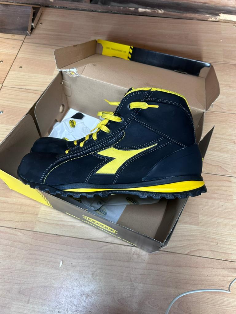 werkschoenen Diadora maat 47, Ophalen, Zo goed als nieuw