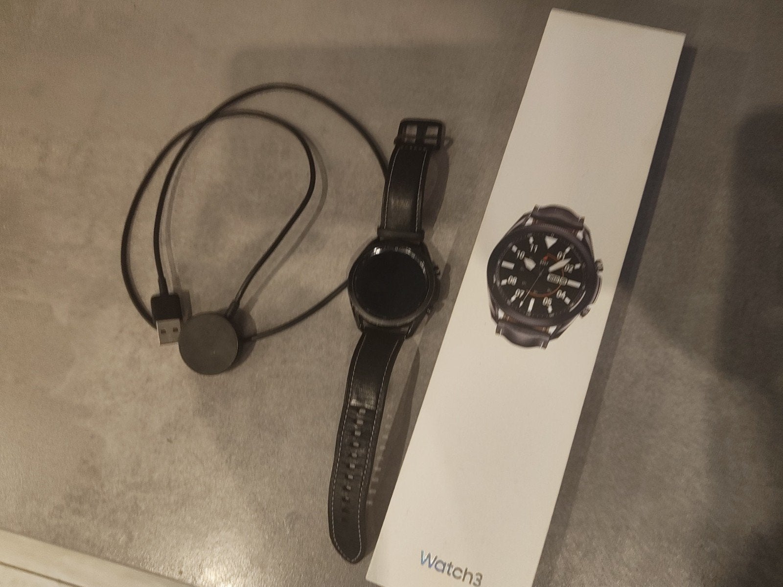 Samsung Galaxy Watch 3 (Noir) – Très bon état + Chargeur d'o, Ophalen, Nieuw