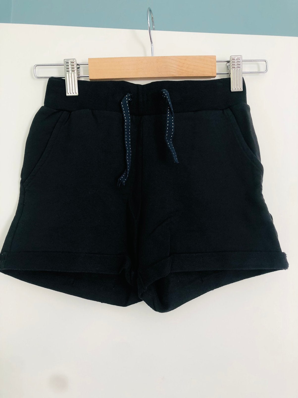 Zwarte Name it korte broek in sweatstof Maat 134 ZGAN, Kinderen en Baby's, Kinderkleding | Maat 134, Verzenden, Zo goed als nieuw