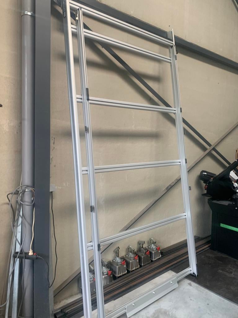 Mobietec gesloten dakdrager. 2 weken oud, Auto diversen, Dakdragers, Ophalen, Zo goed als nieuw
