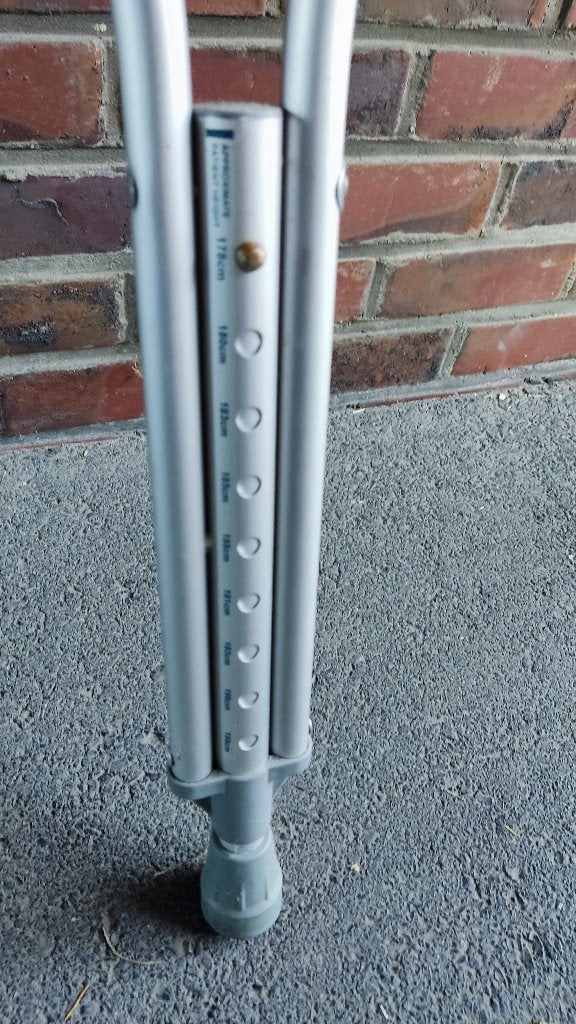 Aluminium oksel krukken, Diversen, Ophalen, Zo goed als nieuw, Duwrolstoel